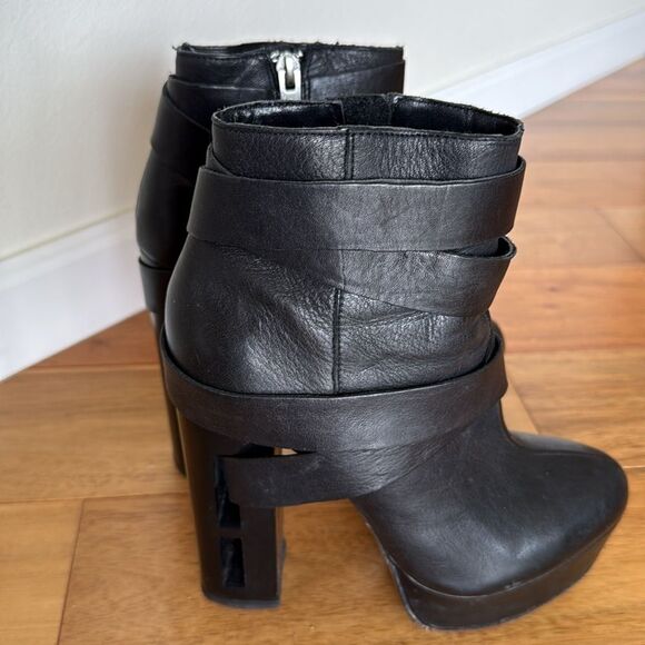 Dolce Vita “Jyll” boots - Picture 1 of 6